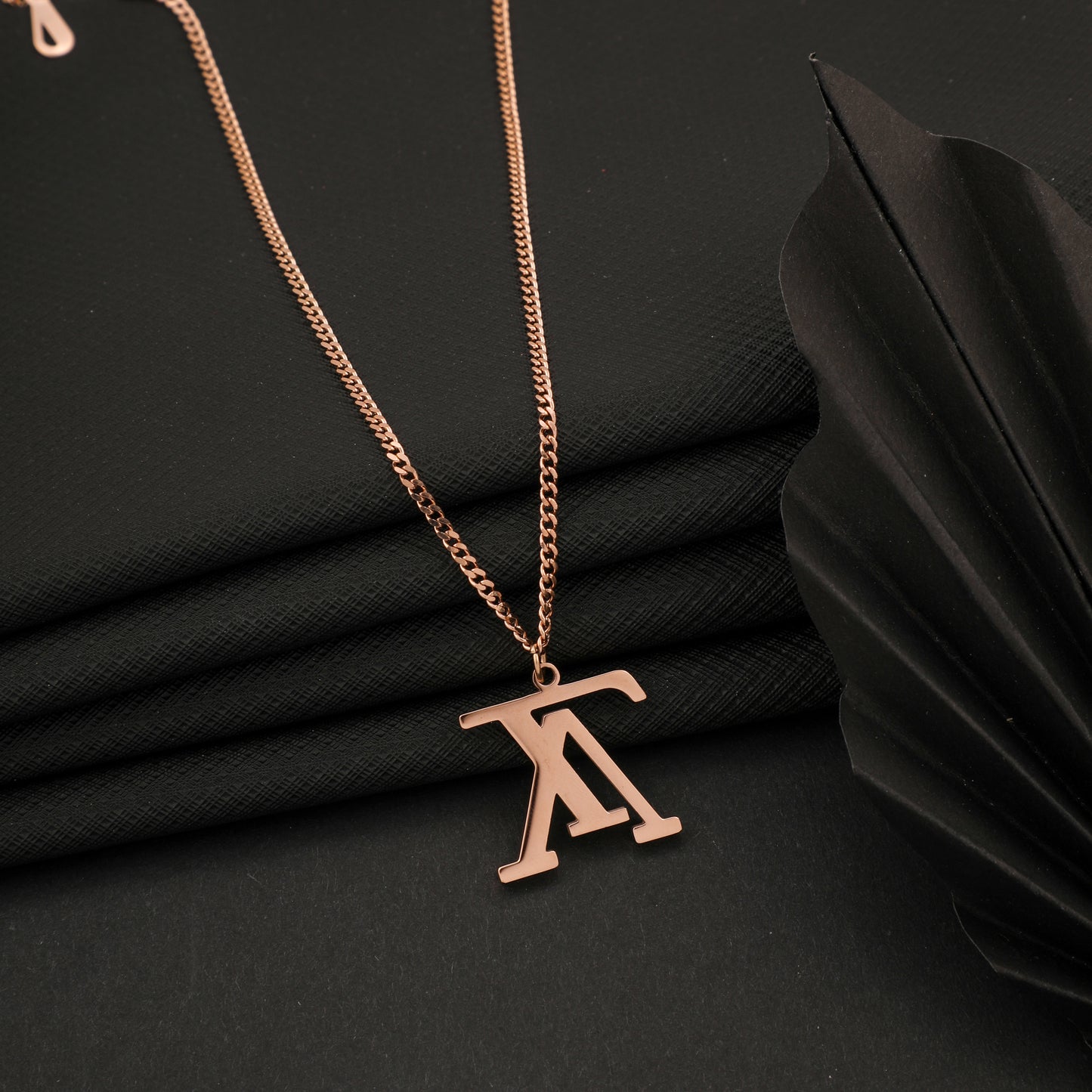 VENTRICULAR ROSEGOLD NECKLACE