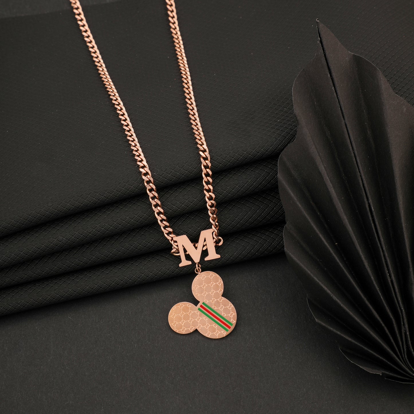 M PEDANT ROSEGOLD NECKLACE