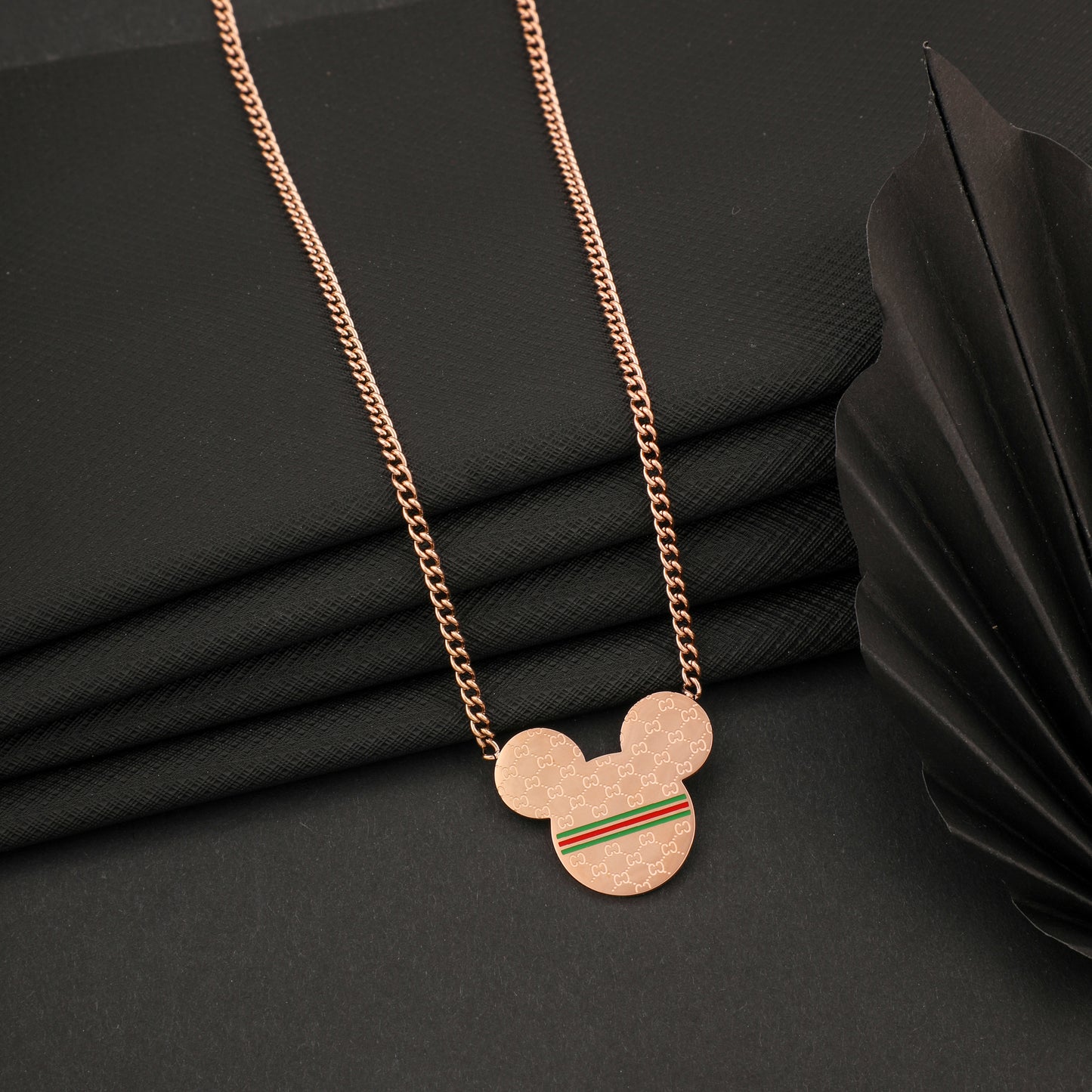 STUART ROSEGOLD NECKLACE