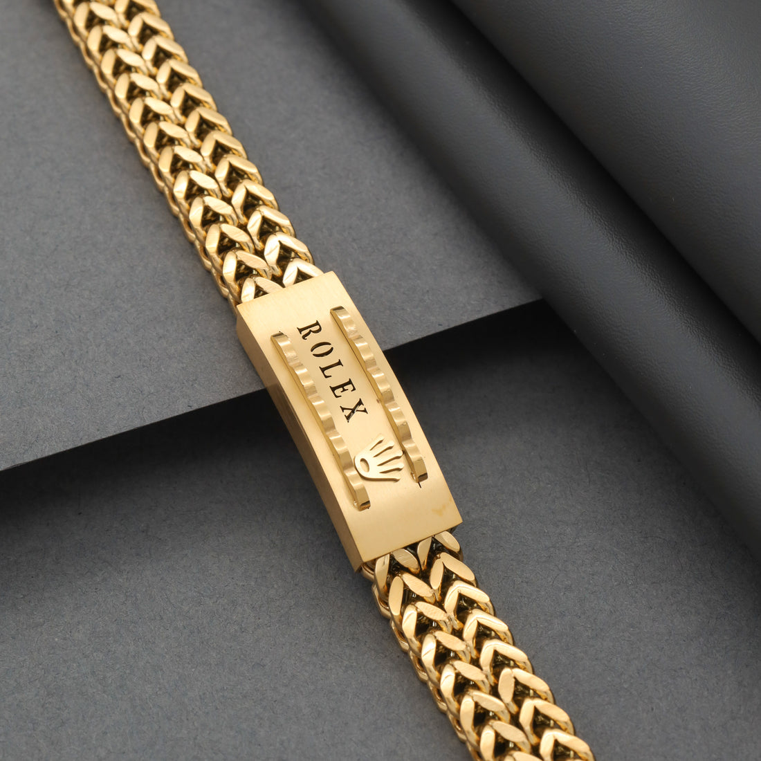 Luxuries gold Bracelet