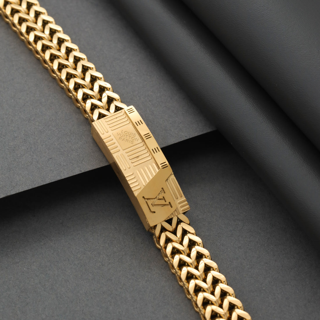 Luxuries gold Bracelet