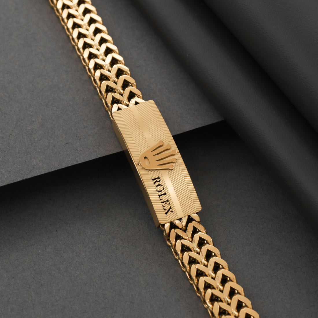 Luxuries gold Bracelet