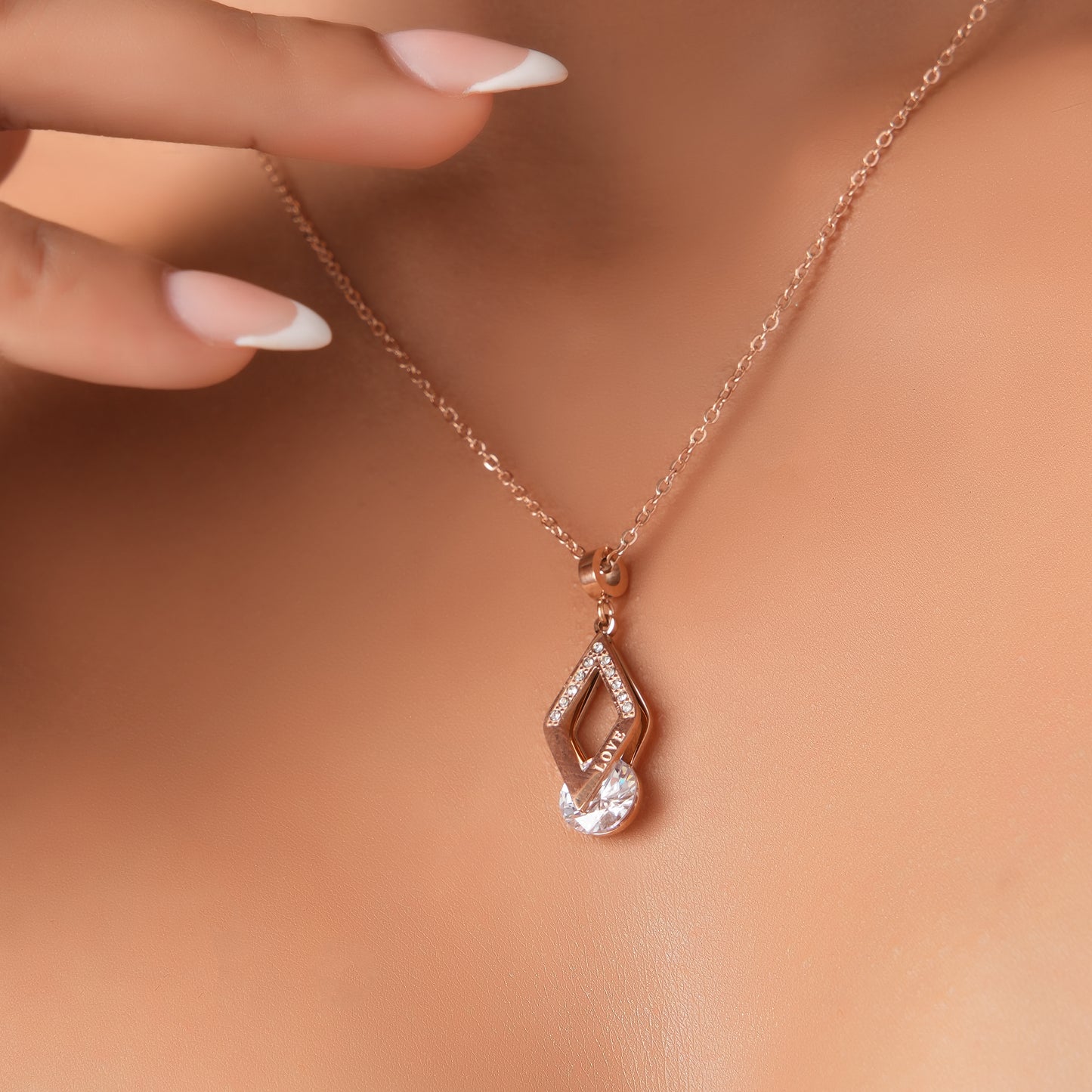 CONE DIAMOND ROSEGOLD NECKLACE