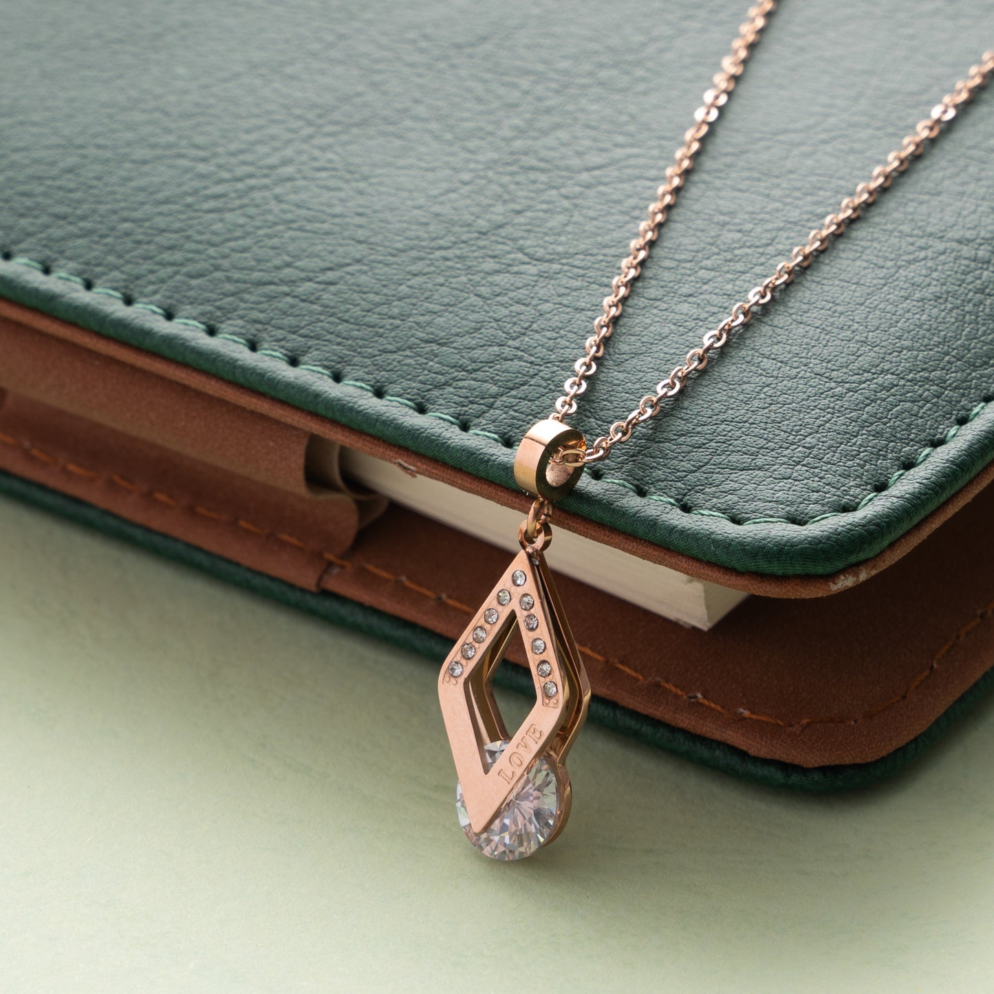 CONE DIAMOND ROSEGOLD NECKLACE