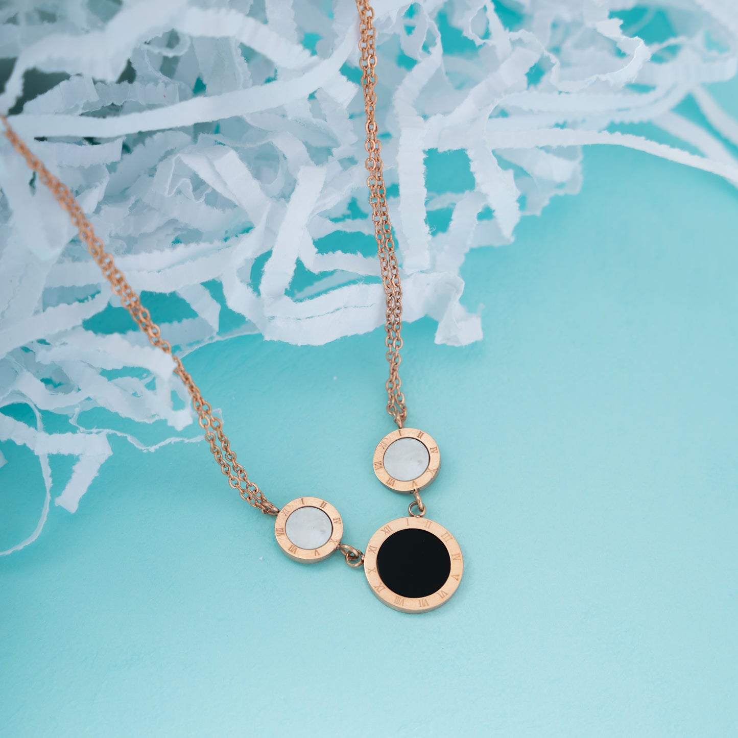 BLACK MOON ROSEGOLD NECKLACE