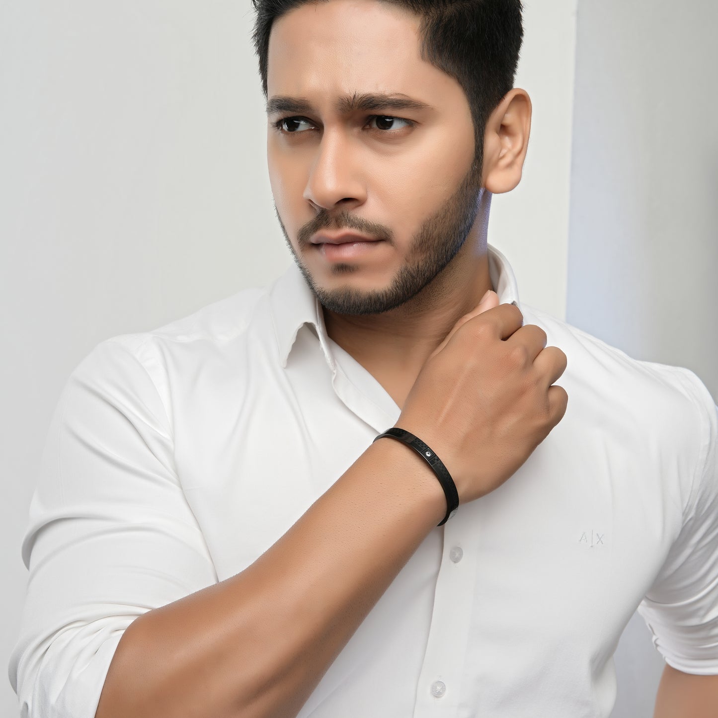 ZIRCONE BLACK WITH DIAMOND KADA