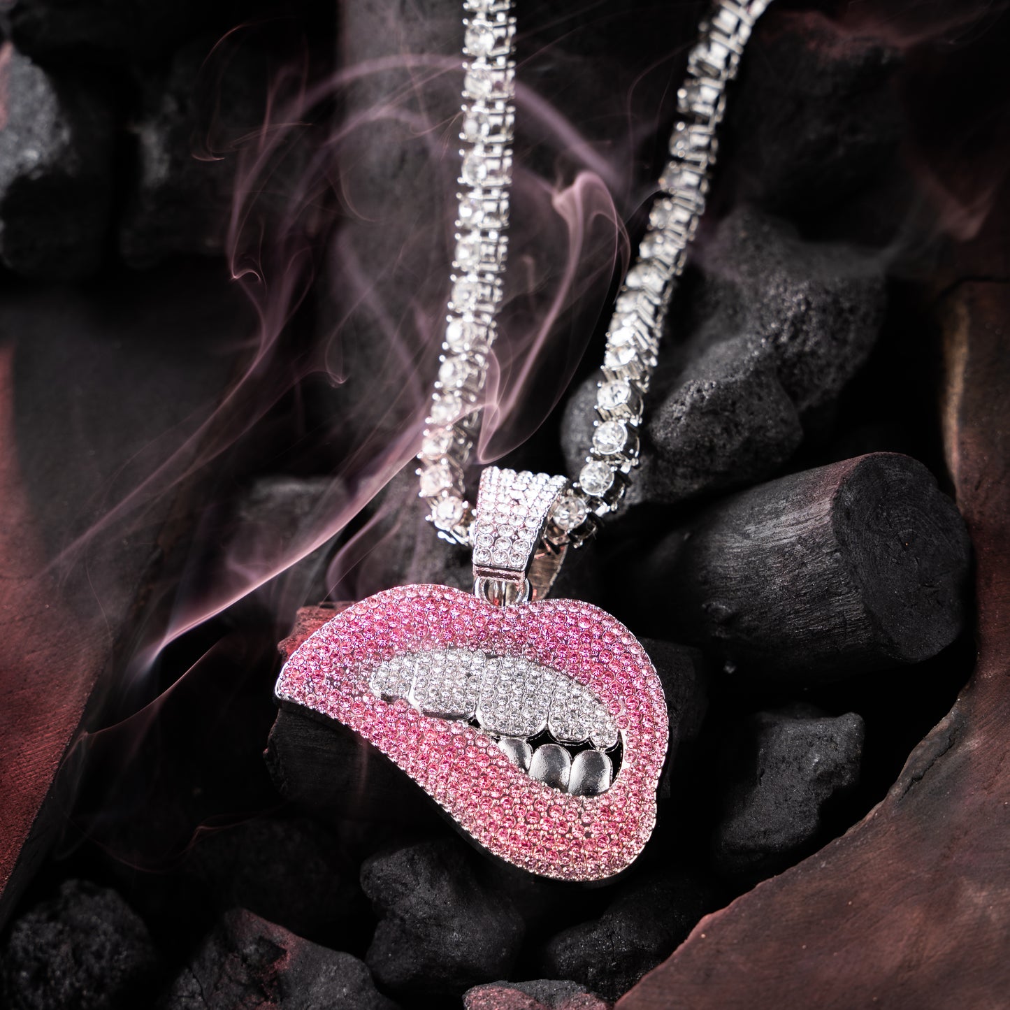 Lip Bite Silver chain With Diamond Pedant