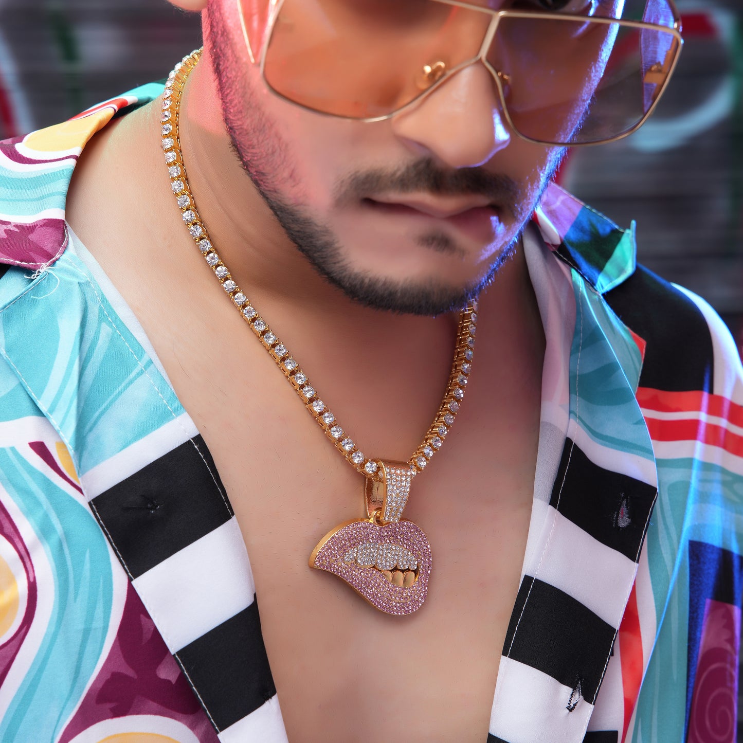 Lip Bite Gold chain With Diamond Pedant