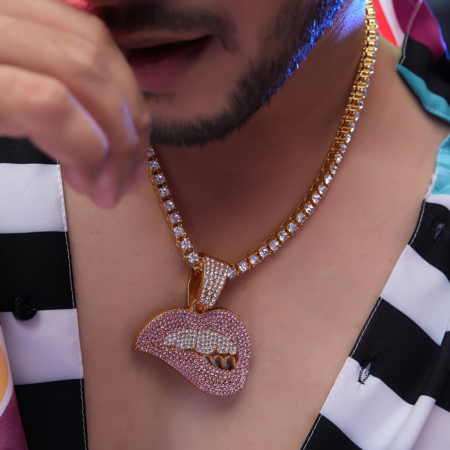 Lip Bite Gold chain With Diamond Pedant