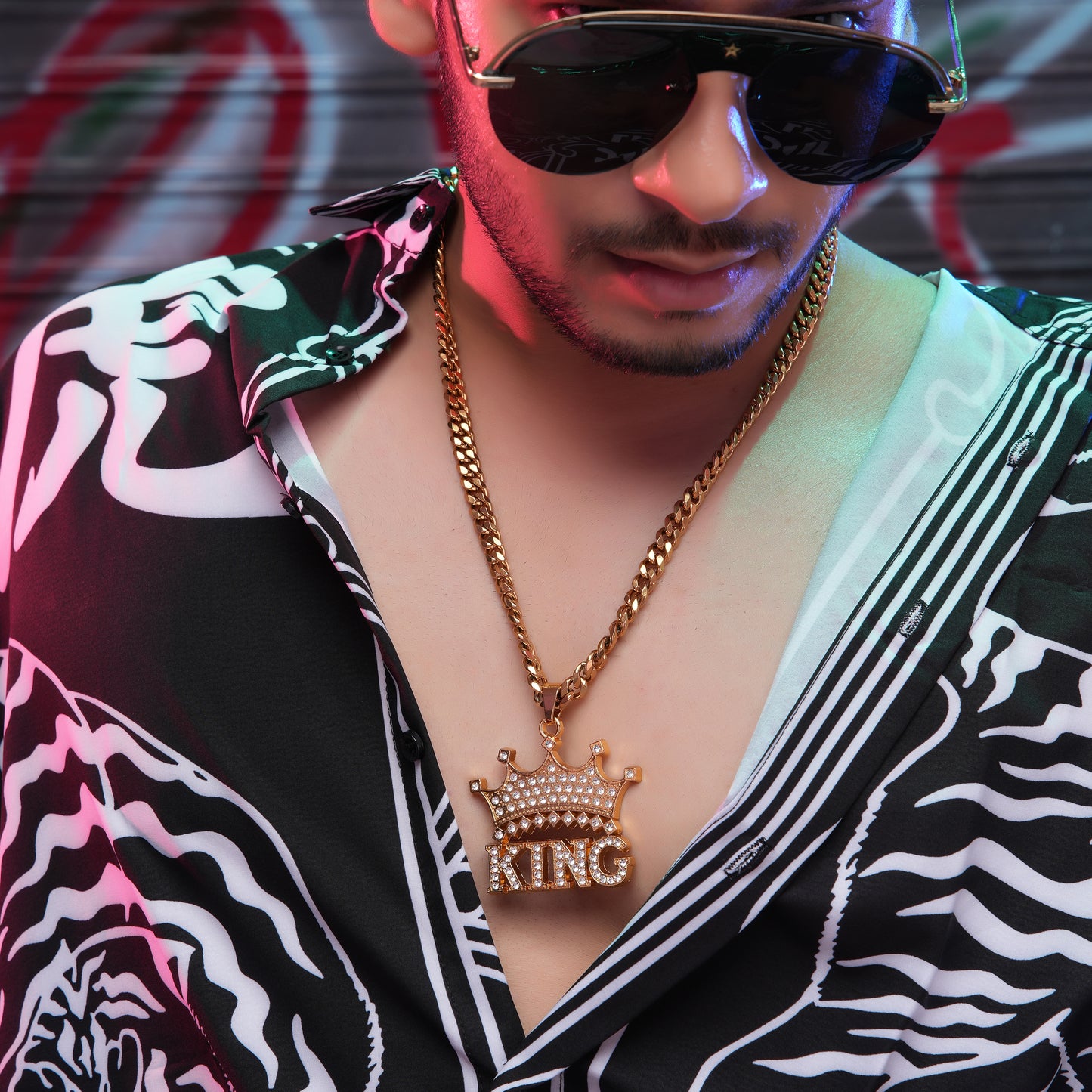 King Of Town Gold chain With Diamond Pedant