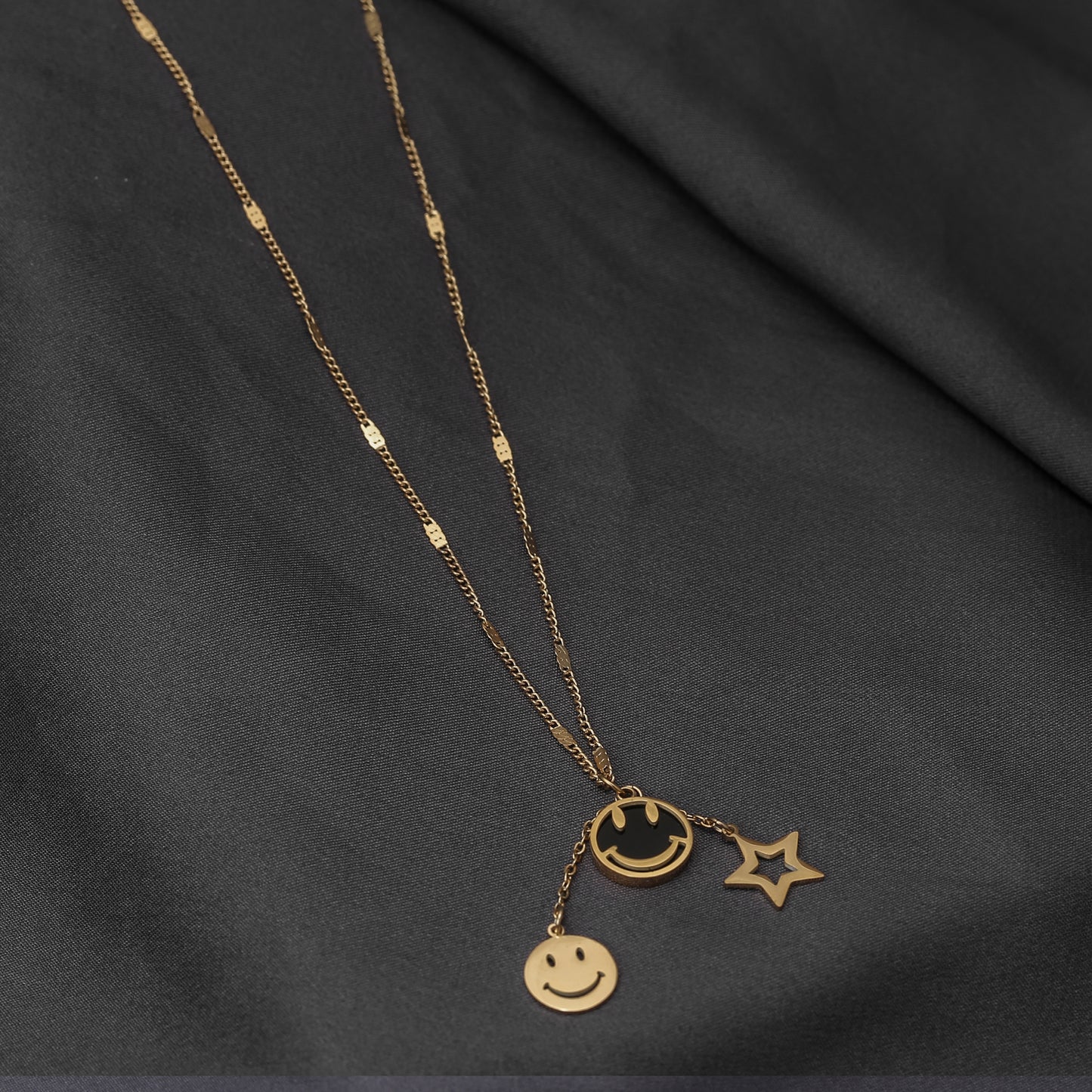 SMILEY GOLD NECKLACE