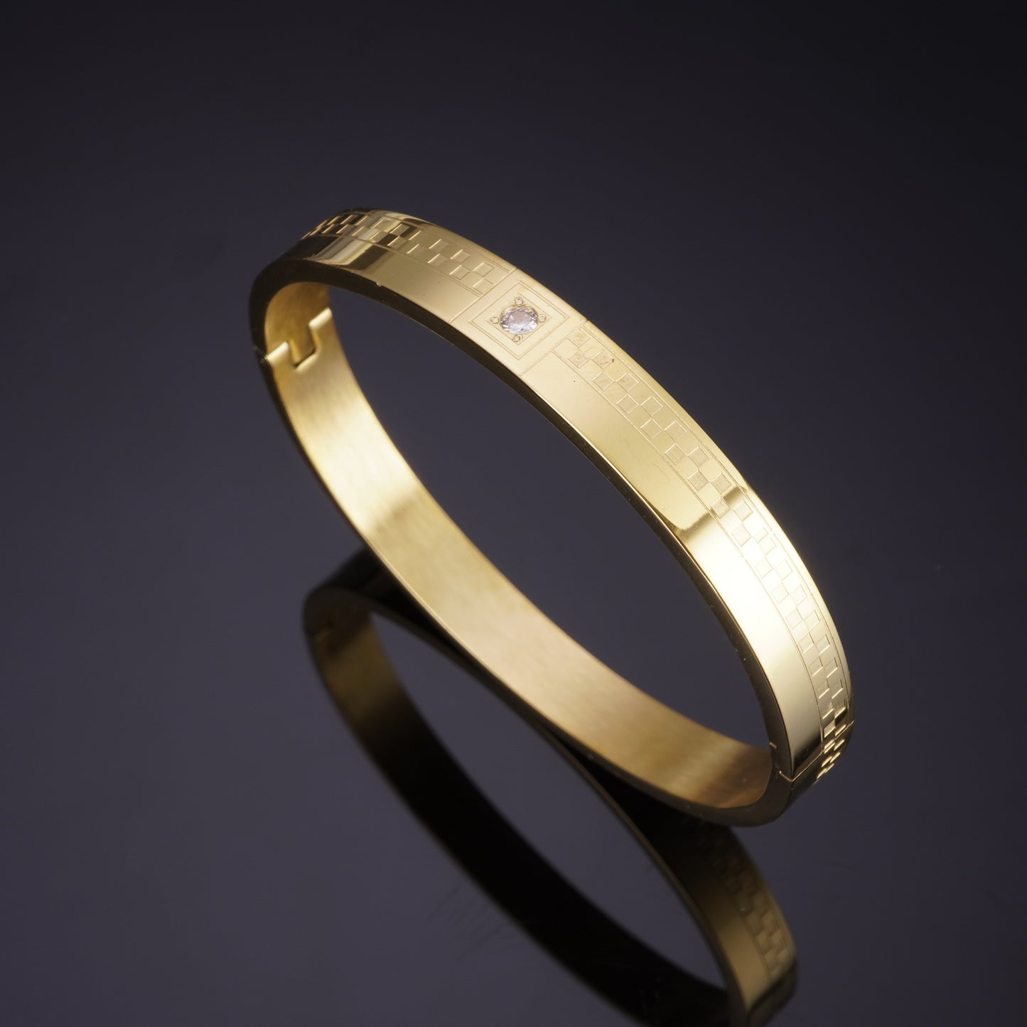 ZIRCONE GOLDEN WITH DIAMOND KADA
