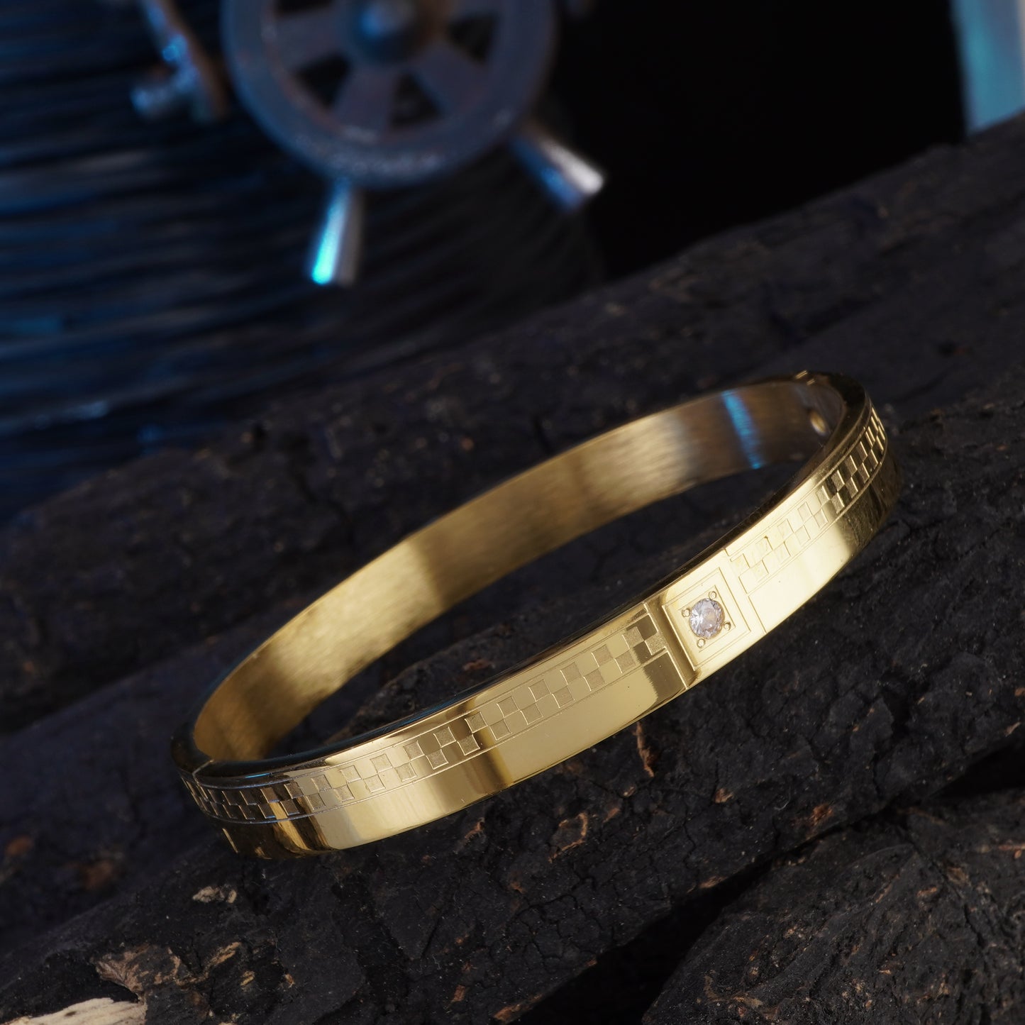 ZIRCONE GOLDEN WITH DIAMOND KADA