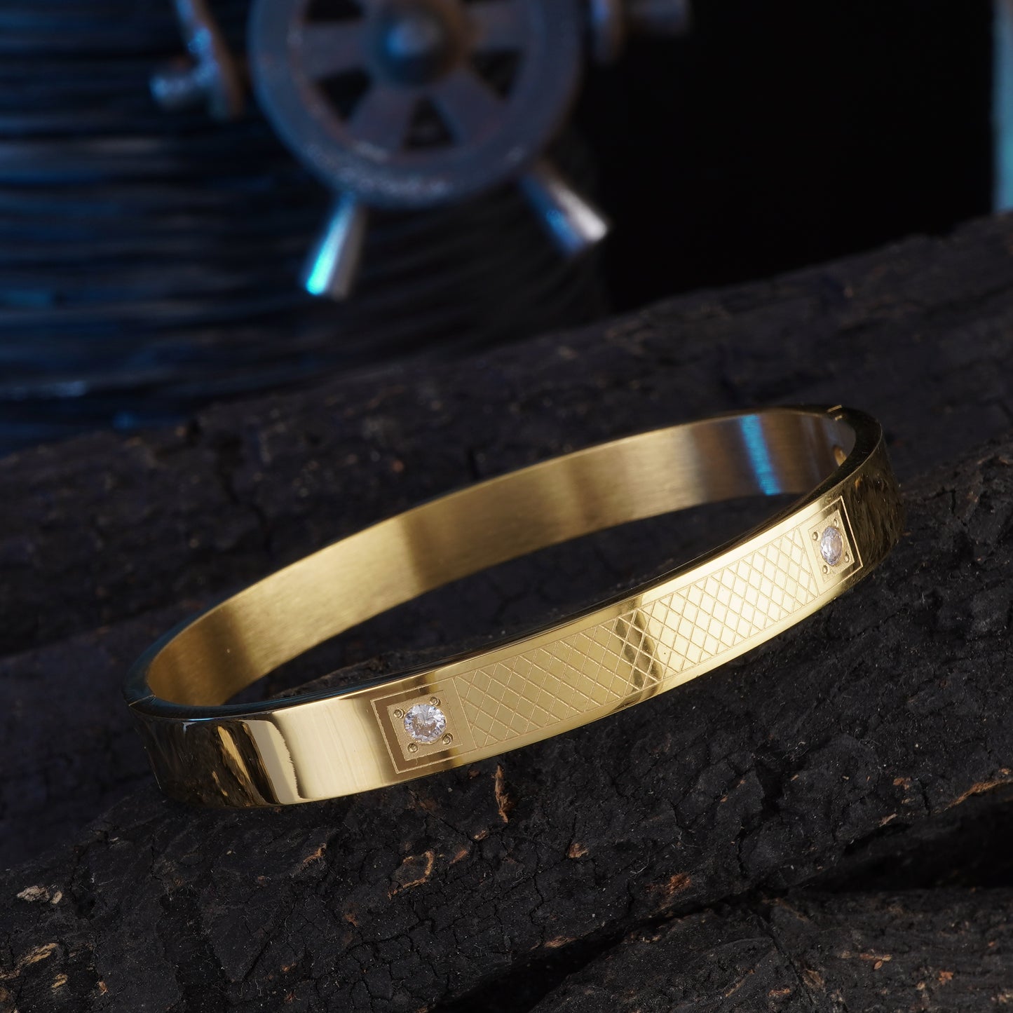 TWO STAR GOLD WITH DIAMOND KADA