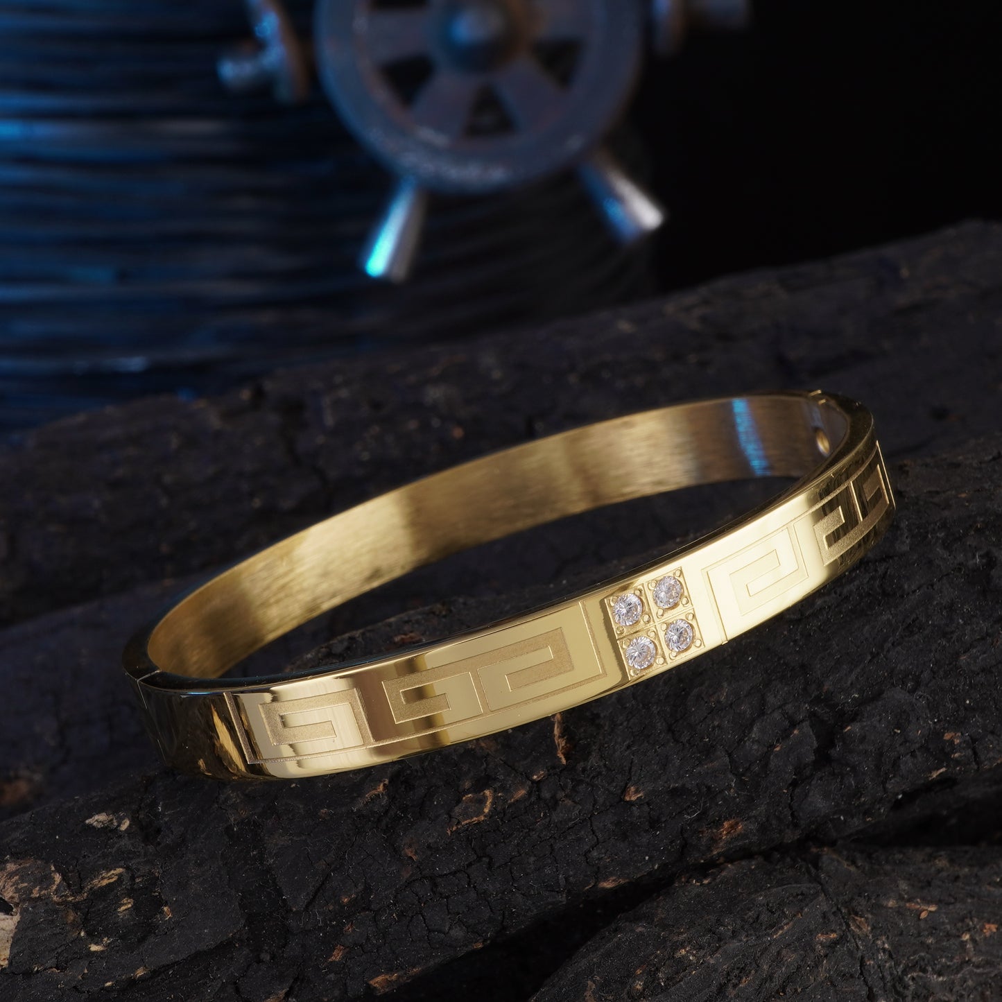 Four Star Gold With Diamond Kada