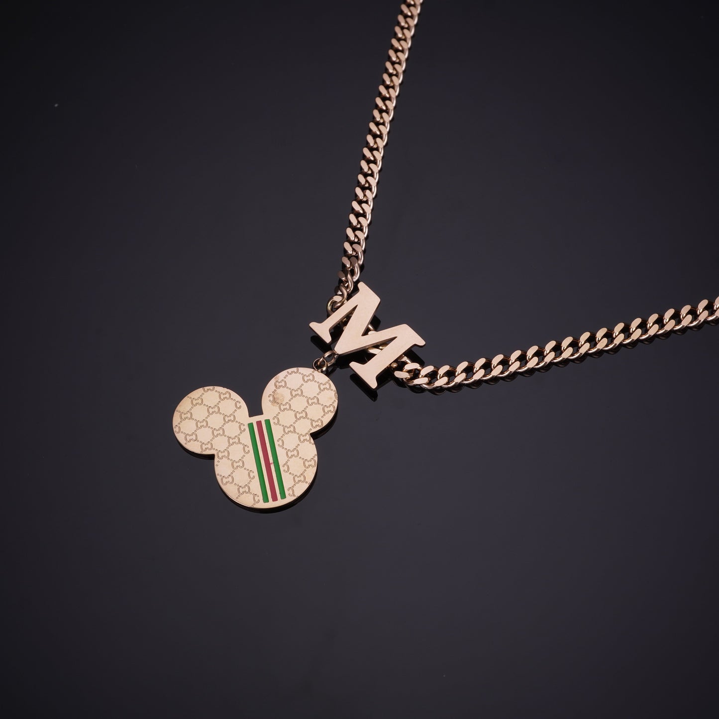 M PEDANT ROSEGOLD NECKLACE