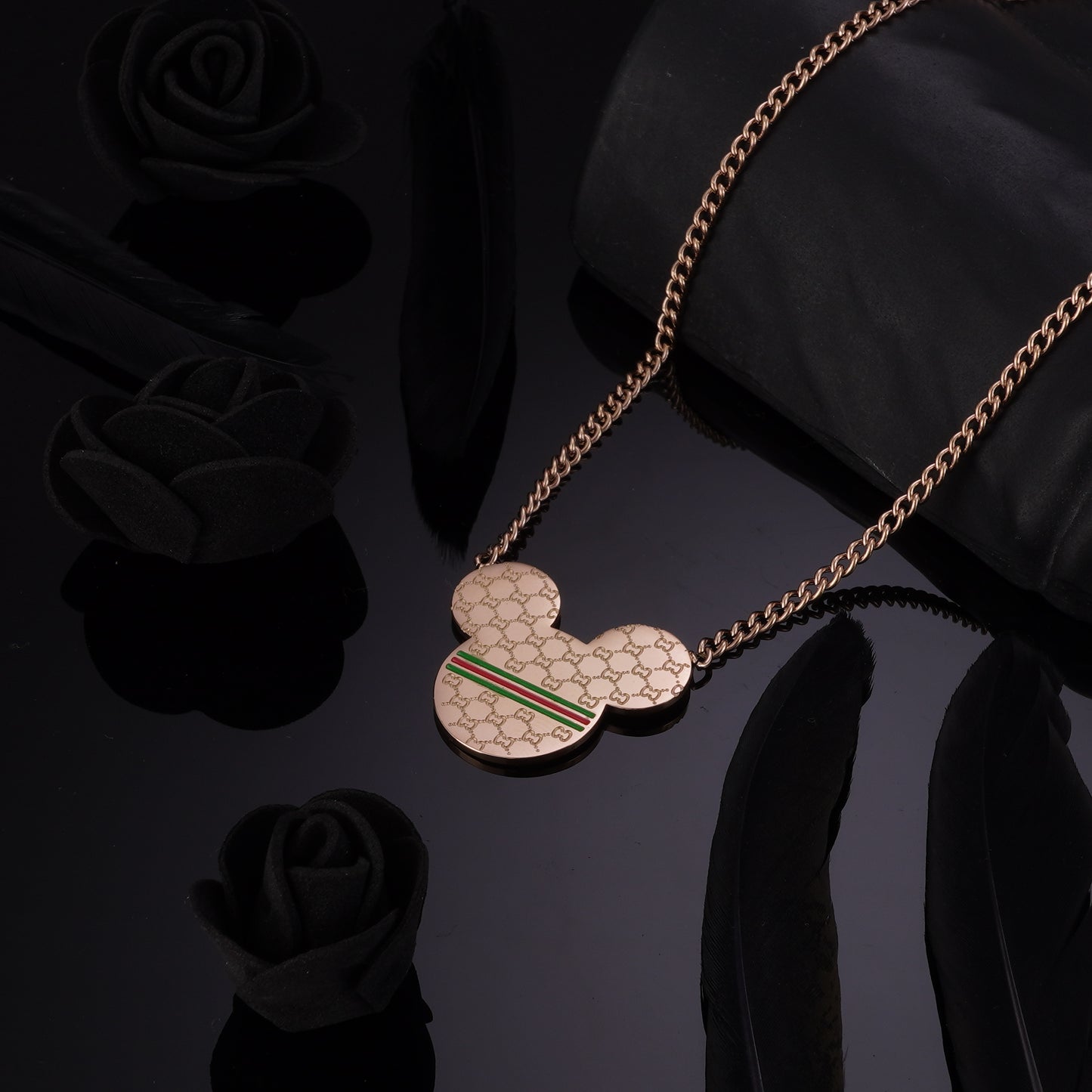 STUART ROSEGOLD NECKLACE