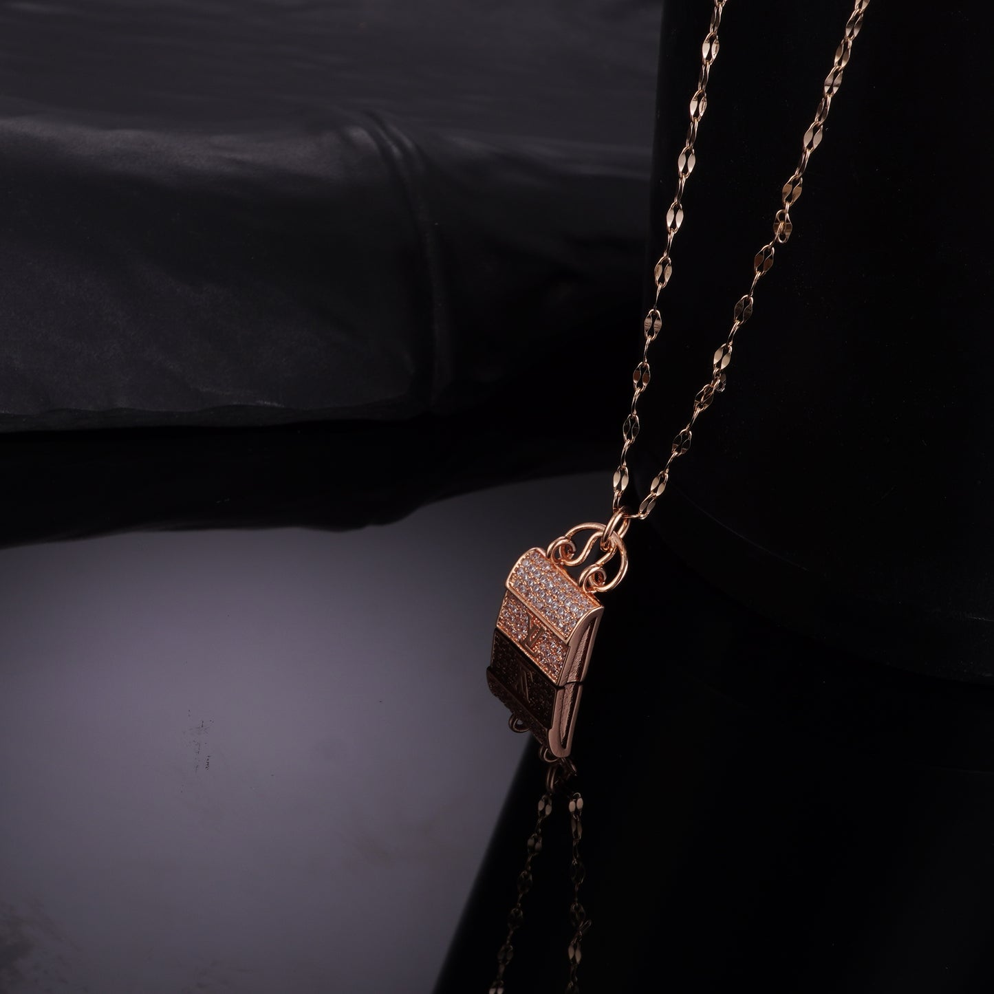 HOBO ROSEGOLD NECKLACE