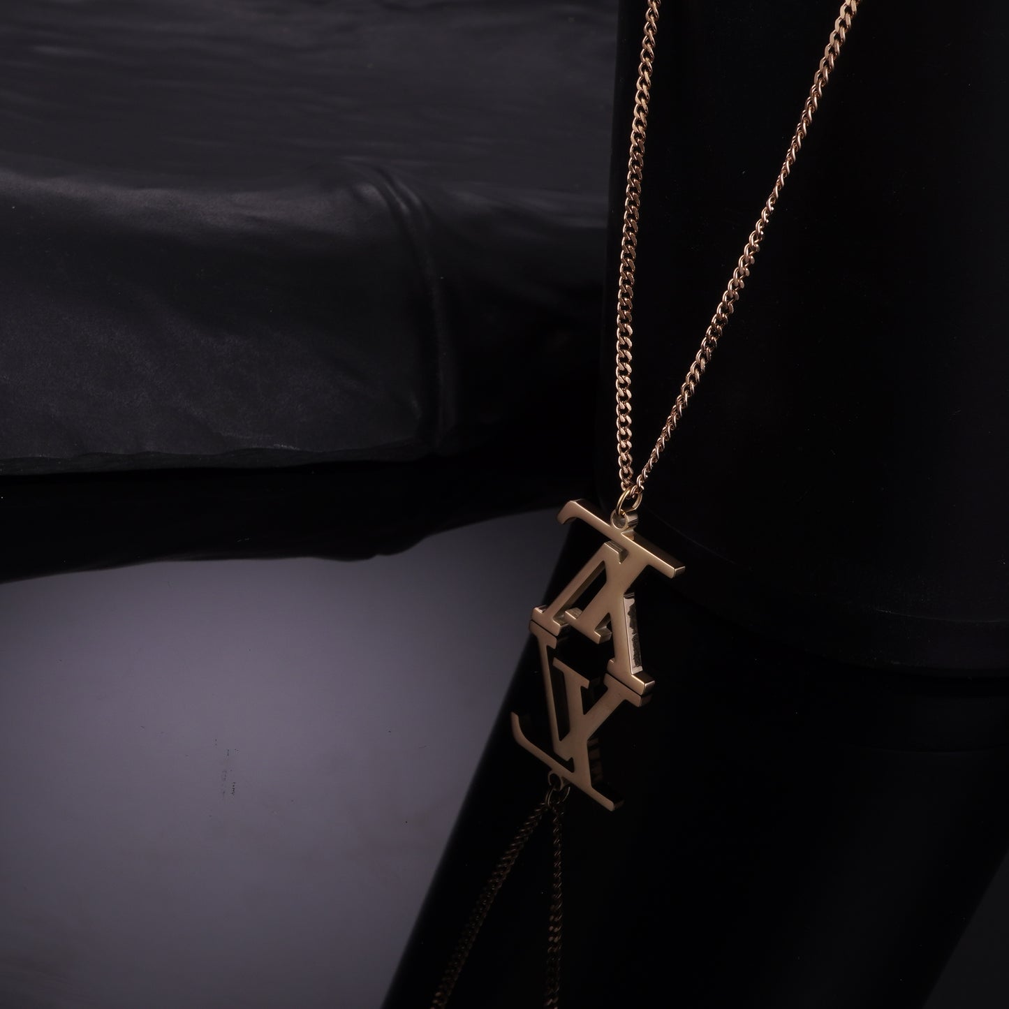 VENTRICULAR ROSEGOLD NECKLACE
