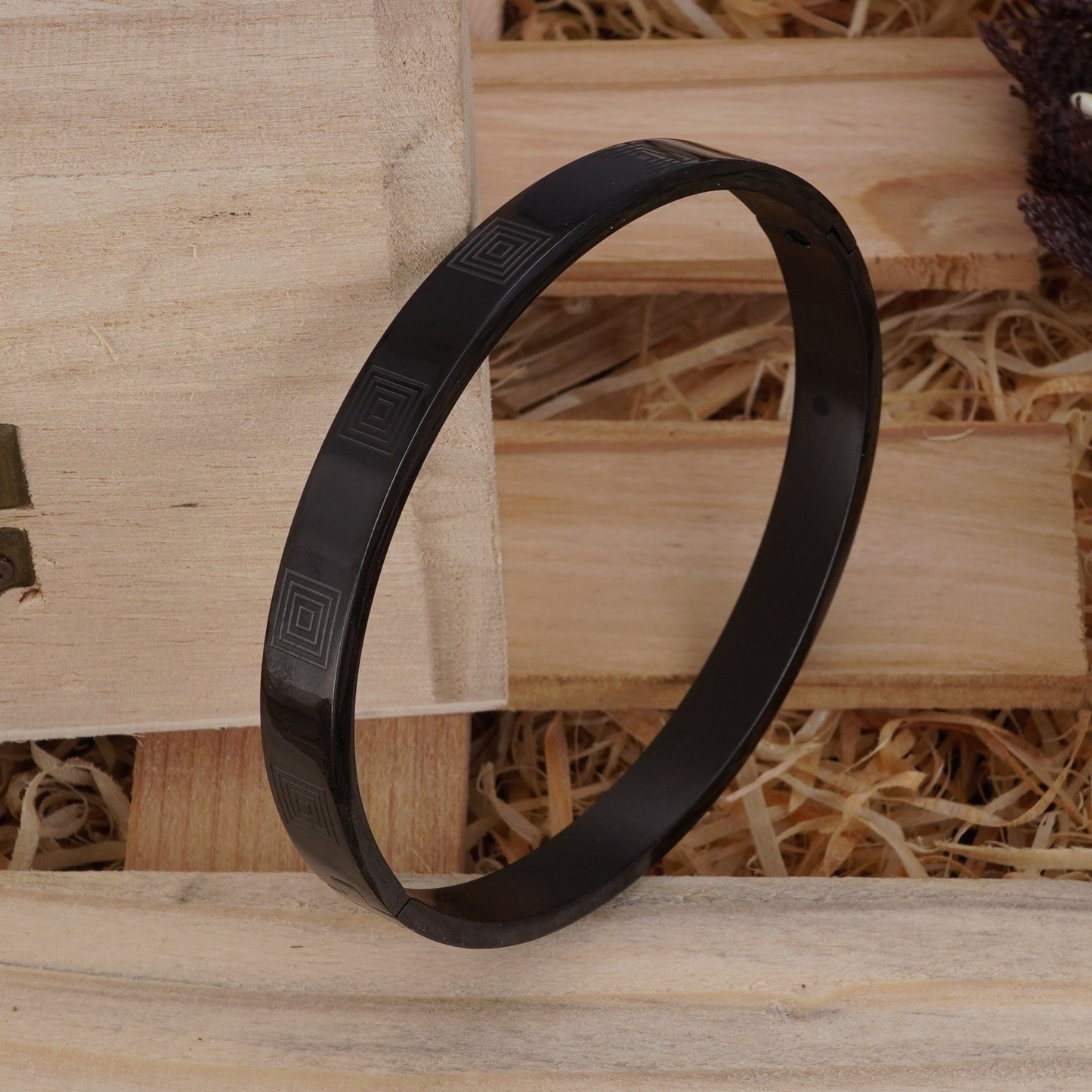 King Square Black Premium Kada
