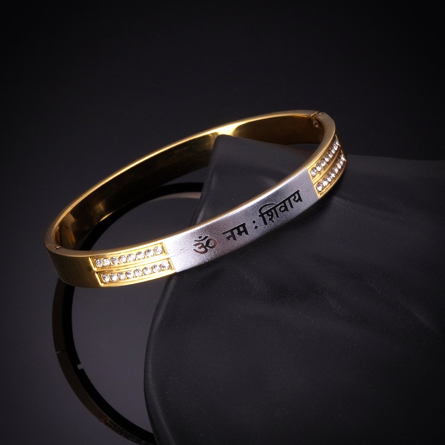 RUDRA GOLD SILVER LUXURIES KADA