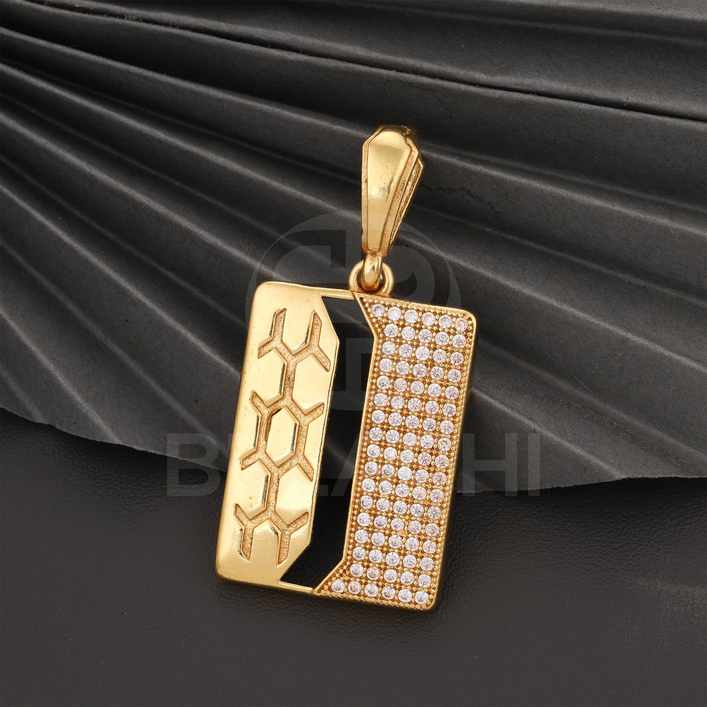 Gold Plated Premium Pendant With Diamond