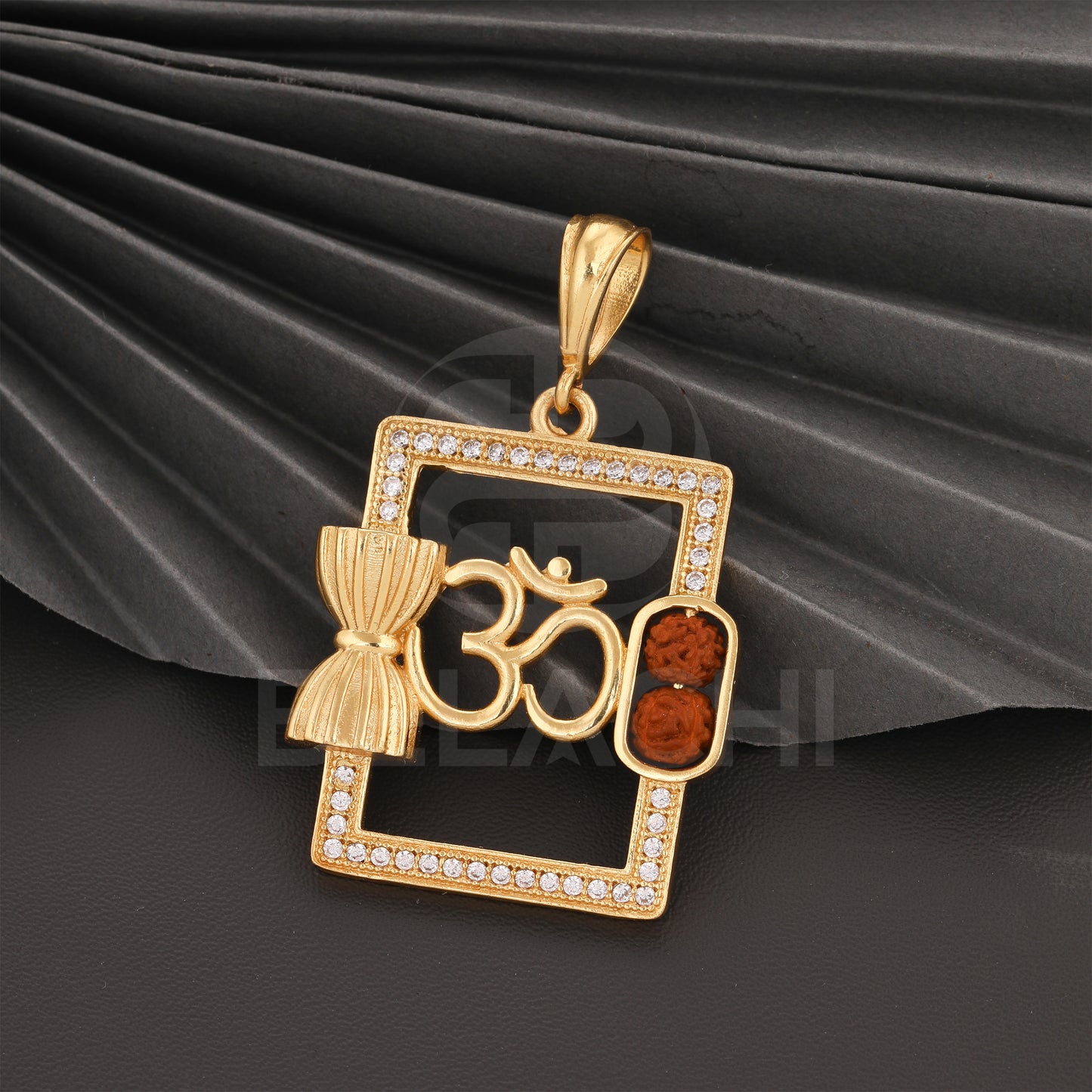 GOLD PLATED PREMIUM PENDANT WITH DIAMOND