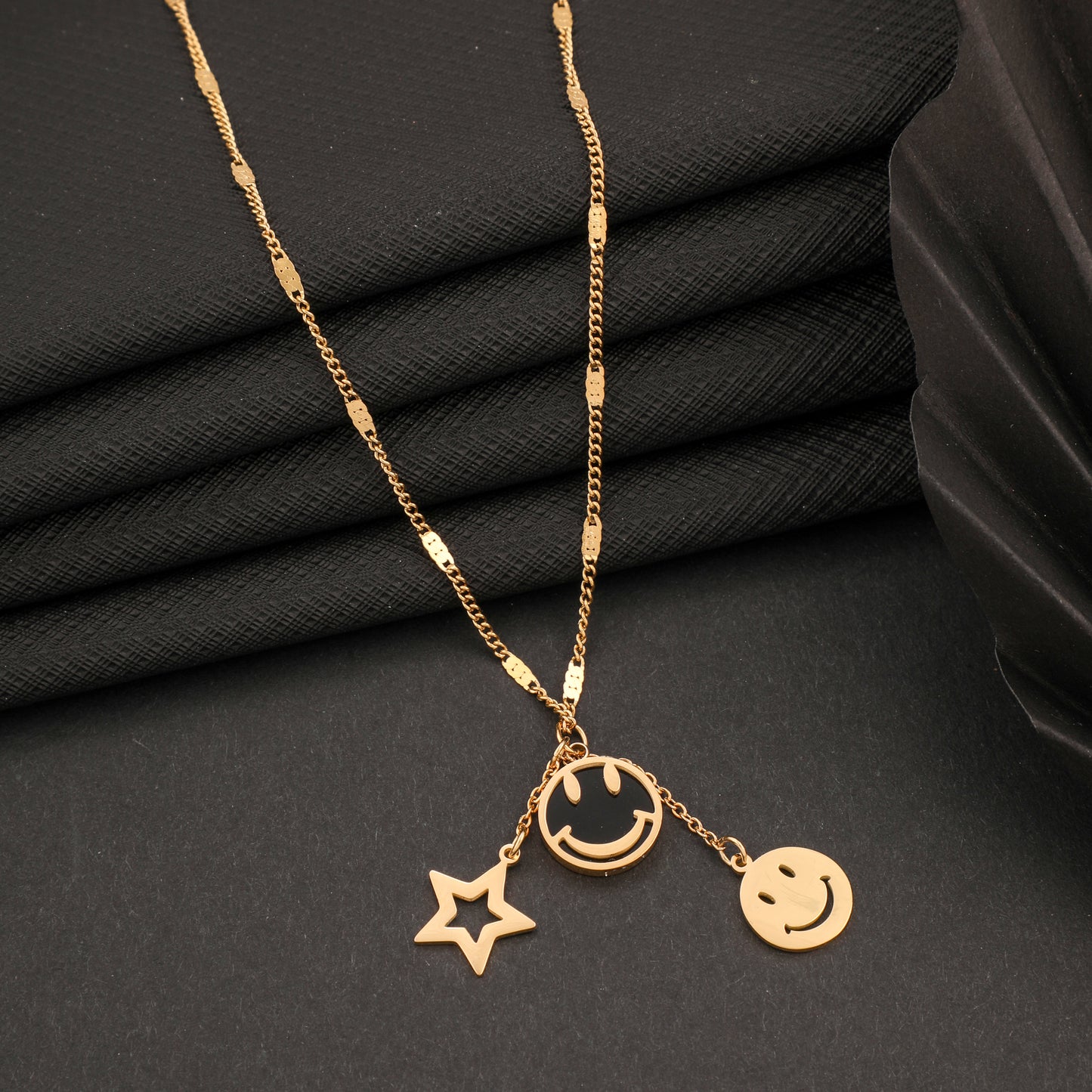 SMILEY GOLD NECKLACE