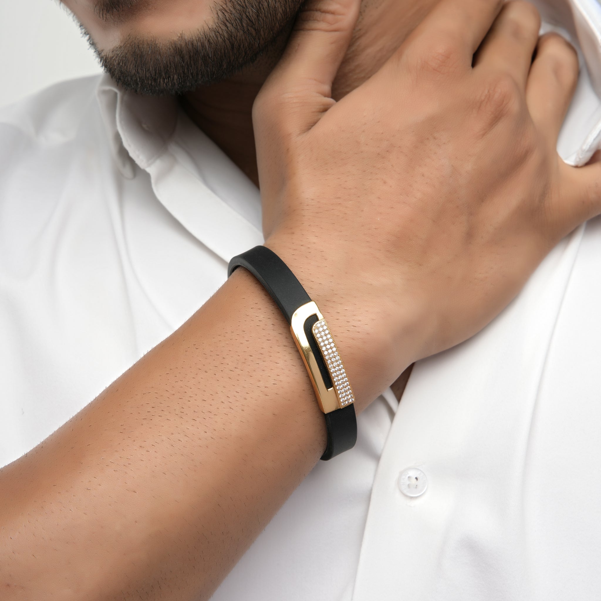 Gold Plated Hack With Diamond In Black Silicone Bracelet