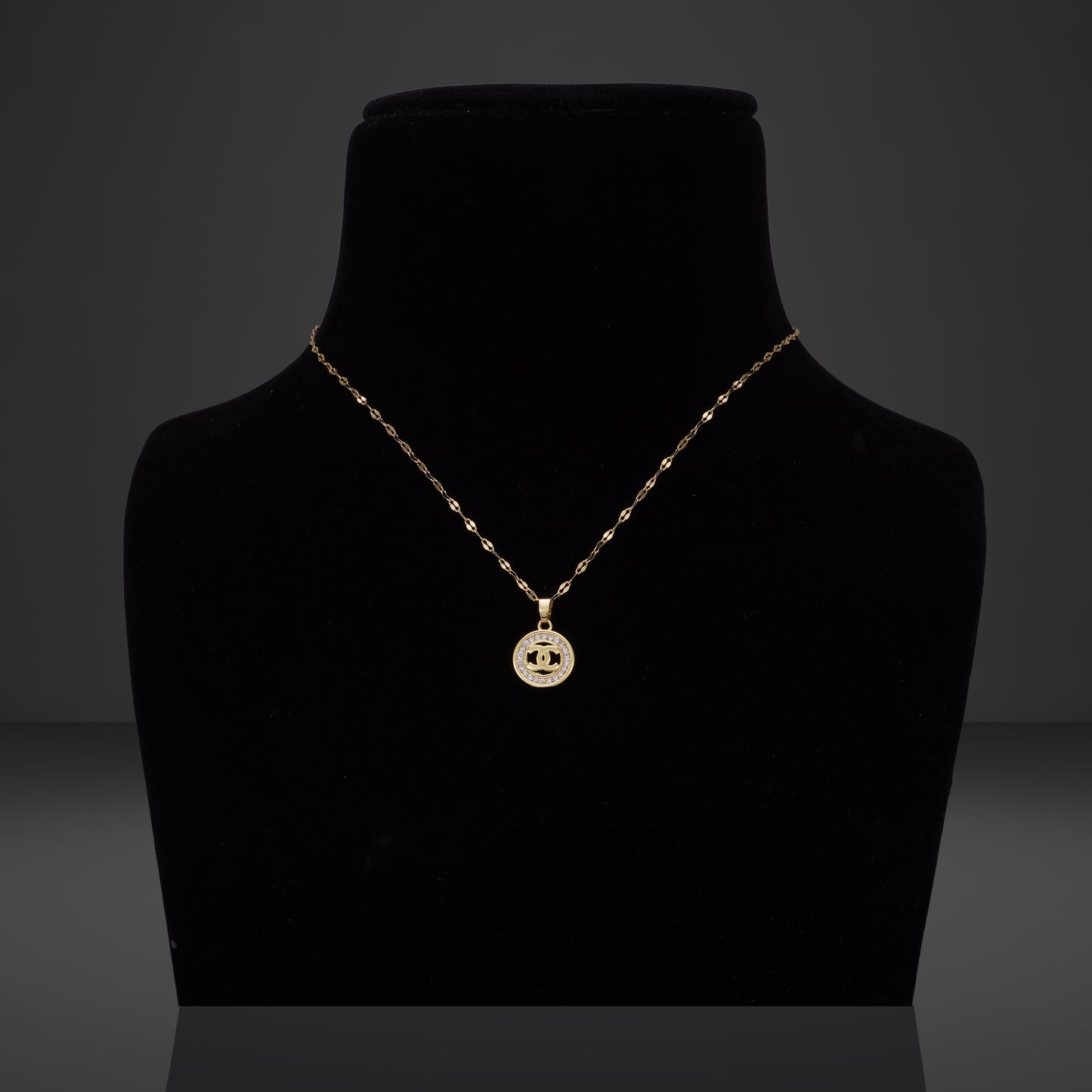 CURLY DIAMOND GOLD NECKLACE
