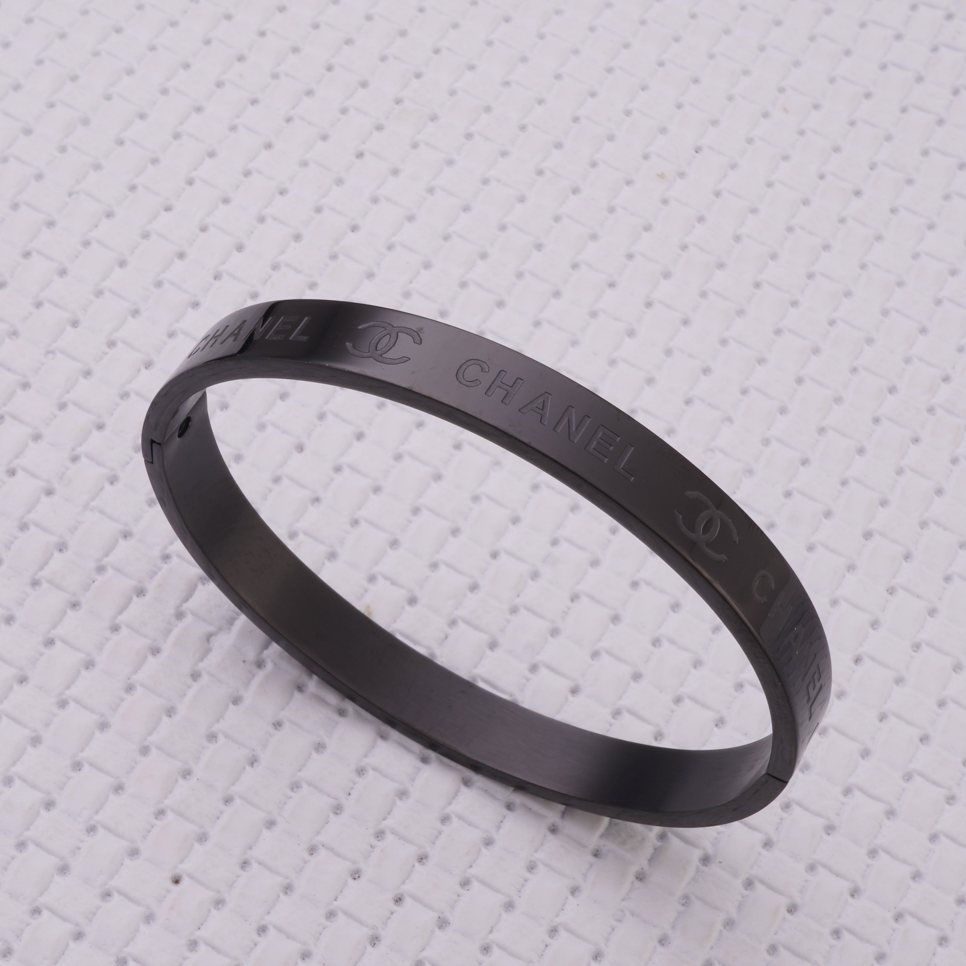 Matte black cartier hot sale love bracelet