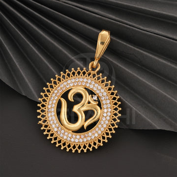 GOLD PLATED PREMIUM PENDANT WITH DIAMOND